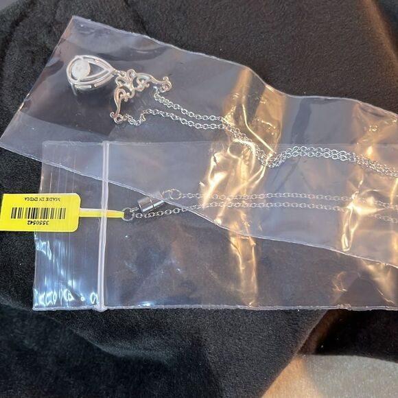 NWT Protecting Black Spinel Matrix 925 SS Pendant Necklace, Magnetic Clasp - Picture 7 of 8